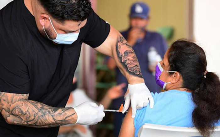 Vì sao khoa học tranh cãi về COVID-19 và trộn vắc xin? Ảnh 2