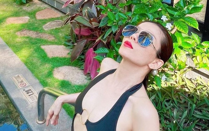 Khoe ảnh mặc bikini cắt xẻ hiểm hóc, Lệ Quyên khiến dân tình ngỡ ngàng khi vòng 1 bỗng 'lặn' mất tăm Ảnh 2
