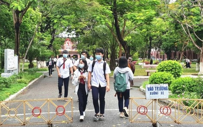 Thừa Thiên - Huế: Một thí sinh đạt điểm 10 môn Văn thi tốt nghiệp THPT năm 2021 Ảnh 2