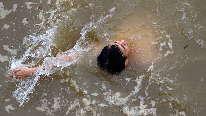 Các hoạt động thể dục, thể thao ngoài trời, nơi công cộng đang được chính quyền Hà Nội yêu cầu dừng hoàn toàn, tránh tụ tập.