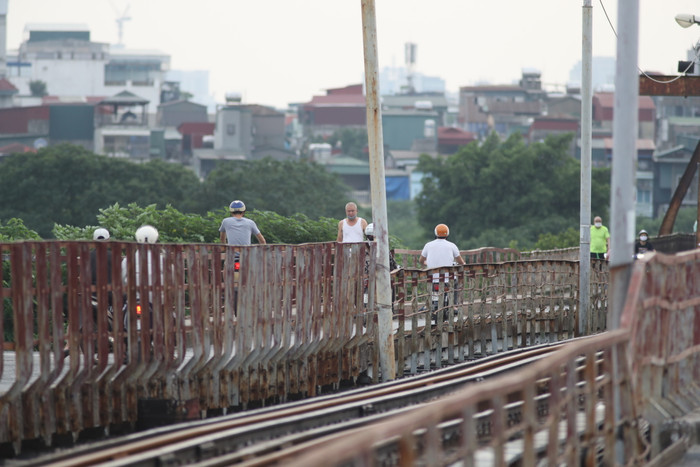 Hà Nội đang yêu cầu người dân không ra khỏi nhà khi không thật sự cần thiết.