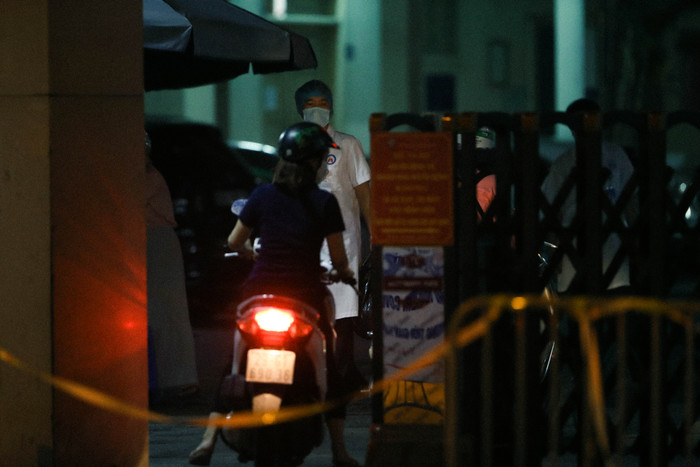 Những ai đã vào khu vực phong toả là không thể đi ra cho tới khi kết thúc thời gian cách ly.