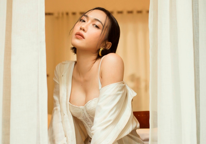 Hiện tại, Diệu Nhi đã 'lột xác' nhiều phần, rất quyến rũ, cuốn hút.
