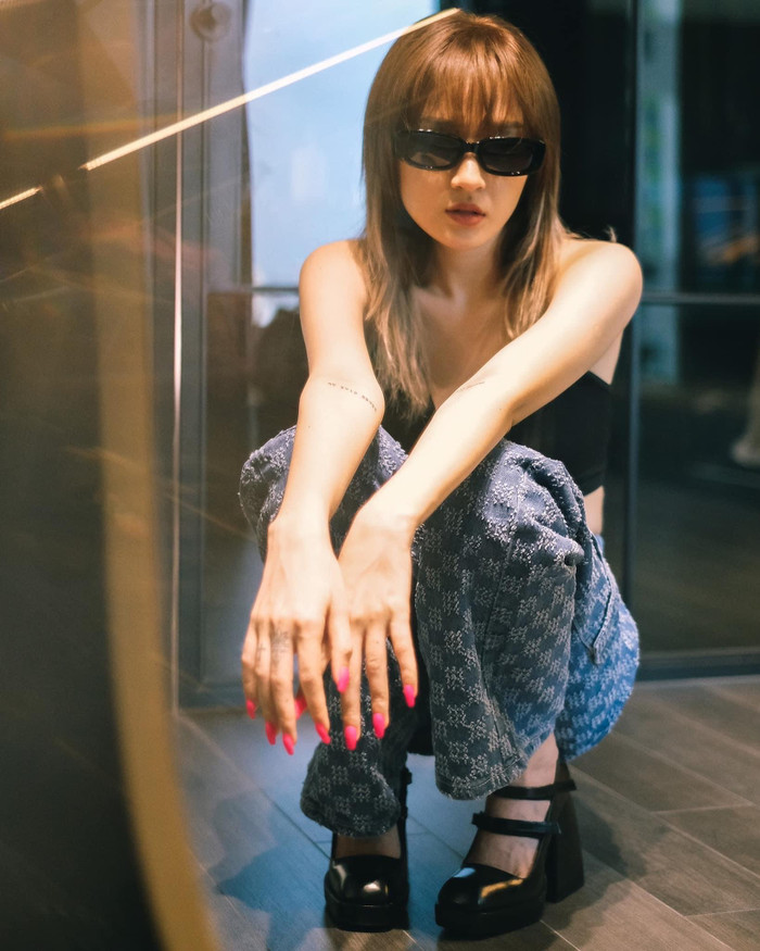 Nhìn cool ngầu lạnh lùng vậy chứ Bảo Anh thân thiện lắm nha!