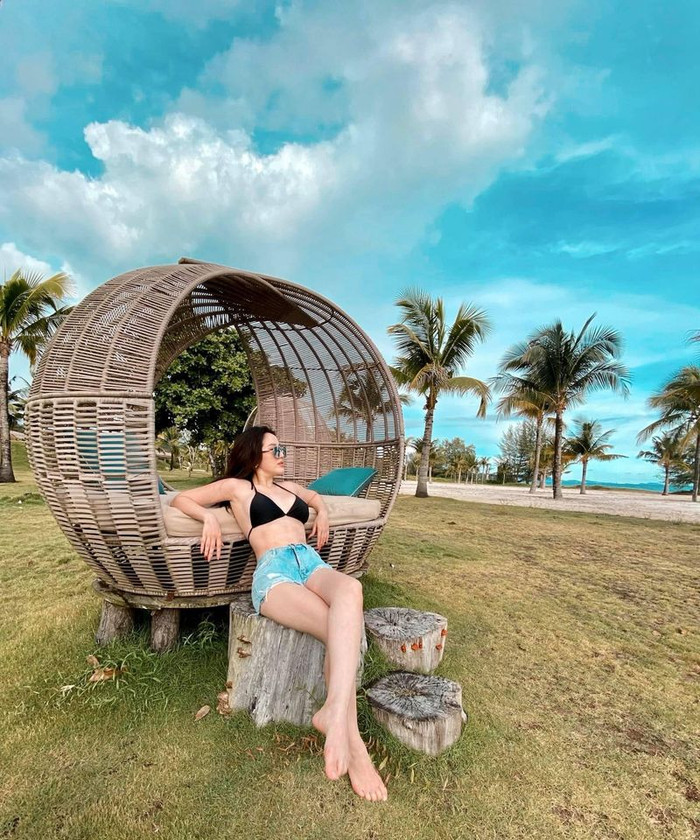 Giữa tin đồn mang thai, Bảo Thy đăng ảnh khoe body đẹp 'ngộp thở' nhưng sao cứ thấy kỳ kỳ Ảnh 1