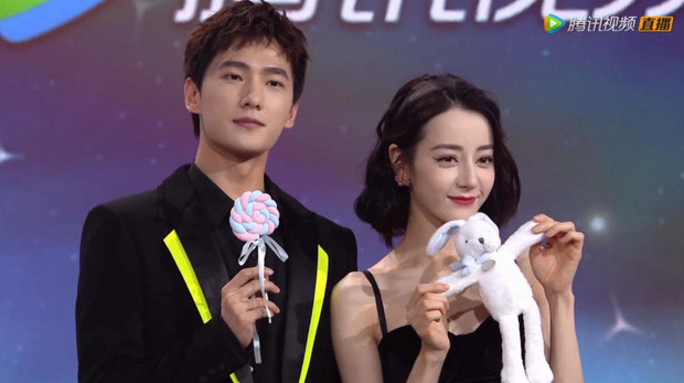 Nhiệt Ba - Dương Dương 'đọ' visual bổ mắt ở họp báo 'Em là niềm kiêu hãnh của anh' Ảnh 4