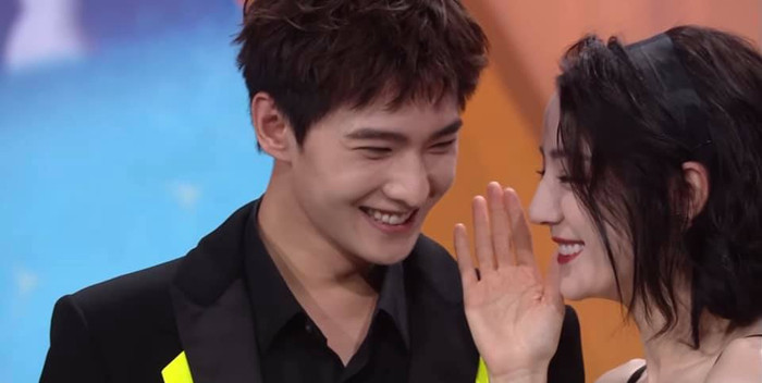 Nhiệt Ba - Dương Dương 'đọ' visual bổ mắt ở họp báo 'Em là niềm kiêu hãnh của anh' Ảnh 5