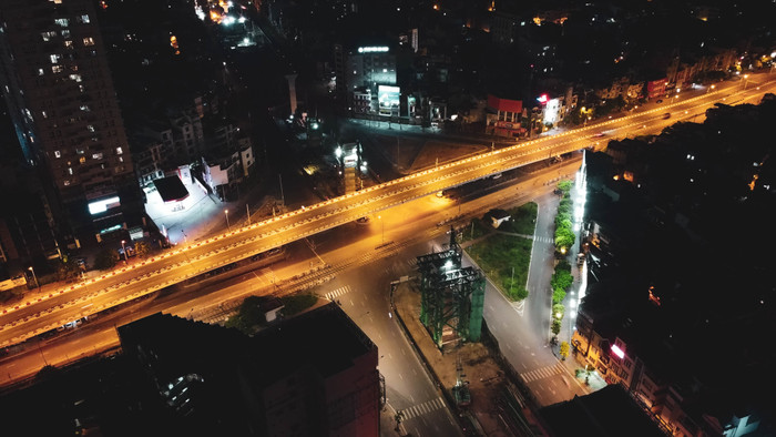 Khung cảnh tĩnh lặng chưa từng có.