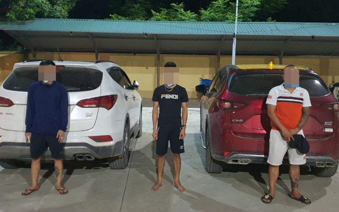 Hà Nội: Phát hiện 3 nam thanh niên cùng nhau lên núi tụ tập uống rượu, vi phạm quy định phòng dịch Ảnh 2