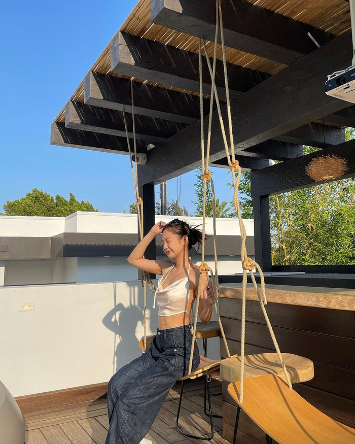 Outfit đậm chất mùa hè của Jennie Black Pink gần đây liên tục được các fans và tín đồ săn đón