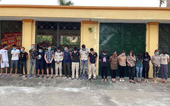 Hà Nội: Nhiều thanh niên tụ tập hát karaoke bất chấp dịch bệnh và giãn cách xã hội Ảnh 2