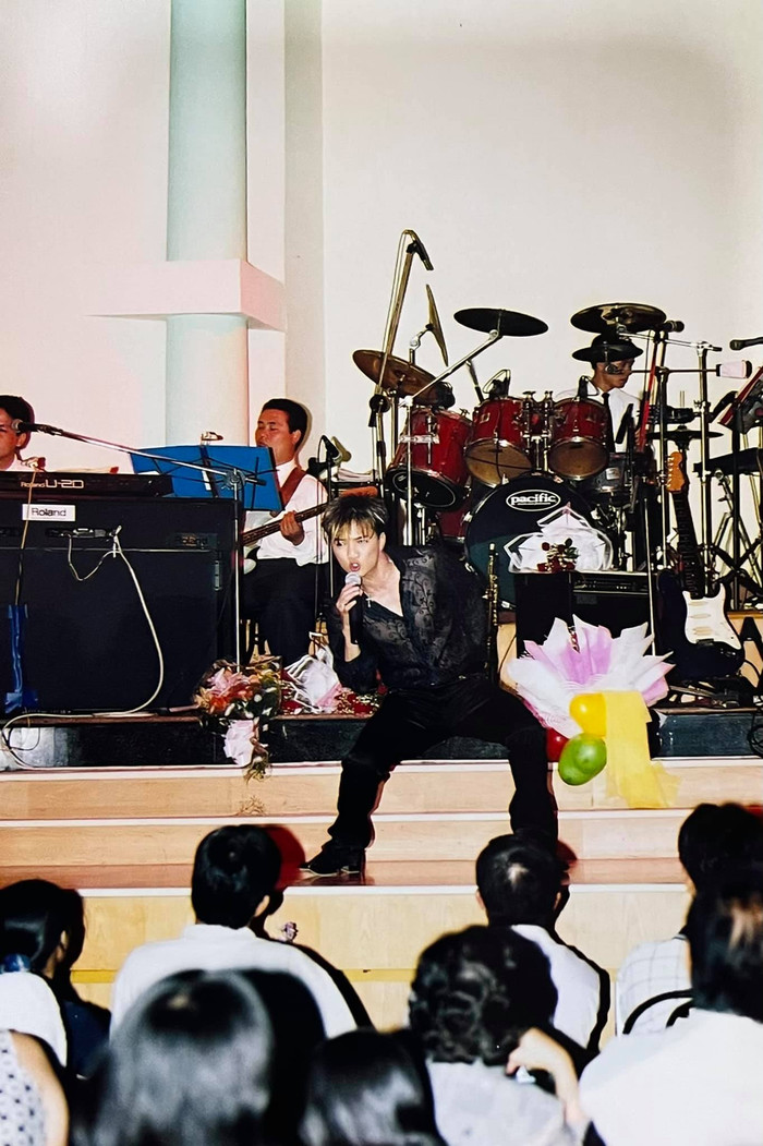 Đàm Vĩnh Hưng 'đào' ảnh cũ trong 25 năm ca hát, tự gọi bản thân là 'kẻ nổi loạn' Ảnh 16