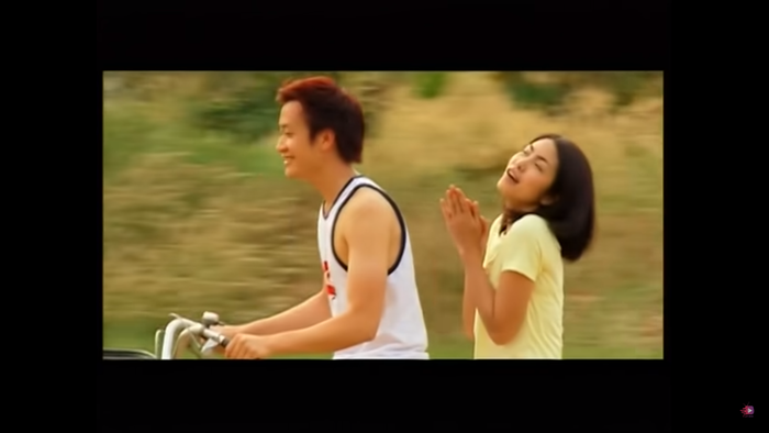 Trúc cũng giúp Nam biết thêm nhiều kĩ năng mềm trong cuộc sống như chạy xe đạp.