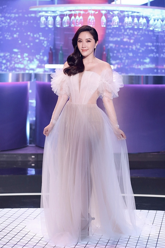 Bảo Thy đang diễn bị nam khán giả xông lên sân khấu tấn công, cách xử lý sau đó liệu có phù hợp? Ảnh 6