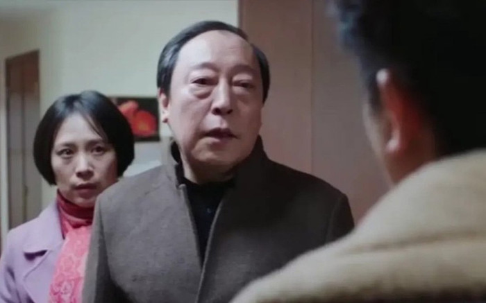 Bố kiên quyết muốn cưới cô giúp việc nhưng con trai kịch liệt phản đối, bức di thư hé lộ sự thật đau lòng Ảnh 2