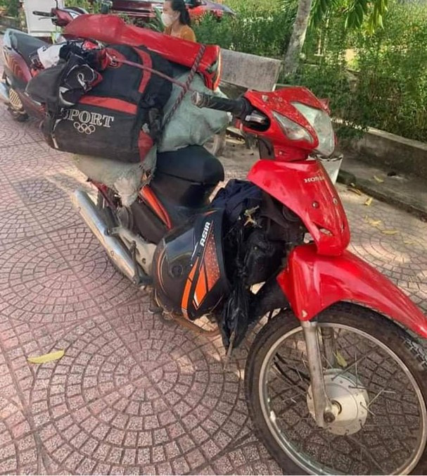 Chiếc xe máy của Xồng Bá Rống hiện đang được cất giữ tại Trạm Y tế xã Hiến Sơn. Ảnh: Ngọc Phương/Báo Nghệ An