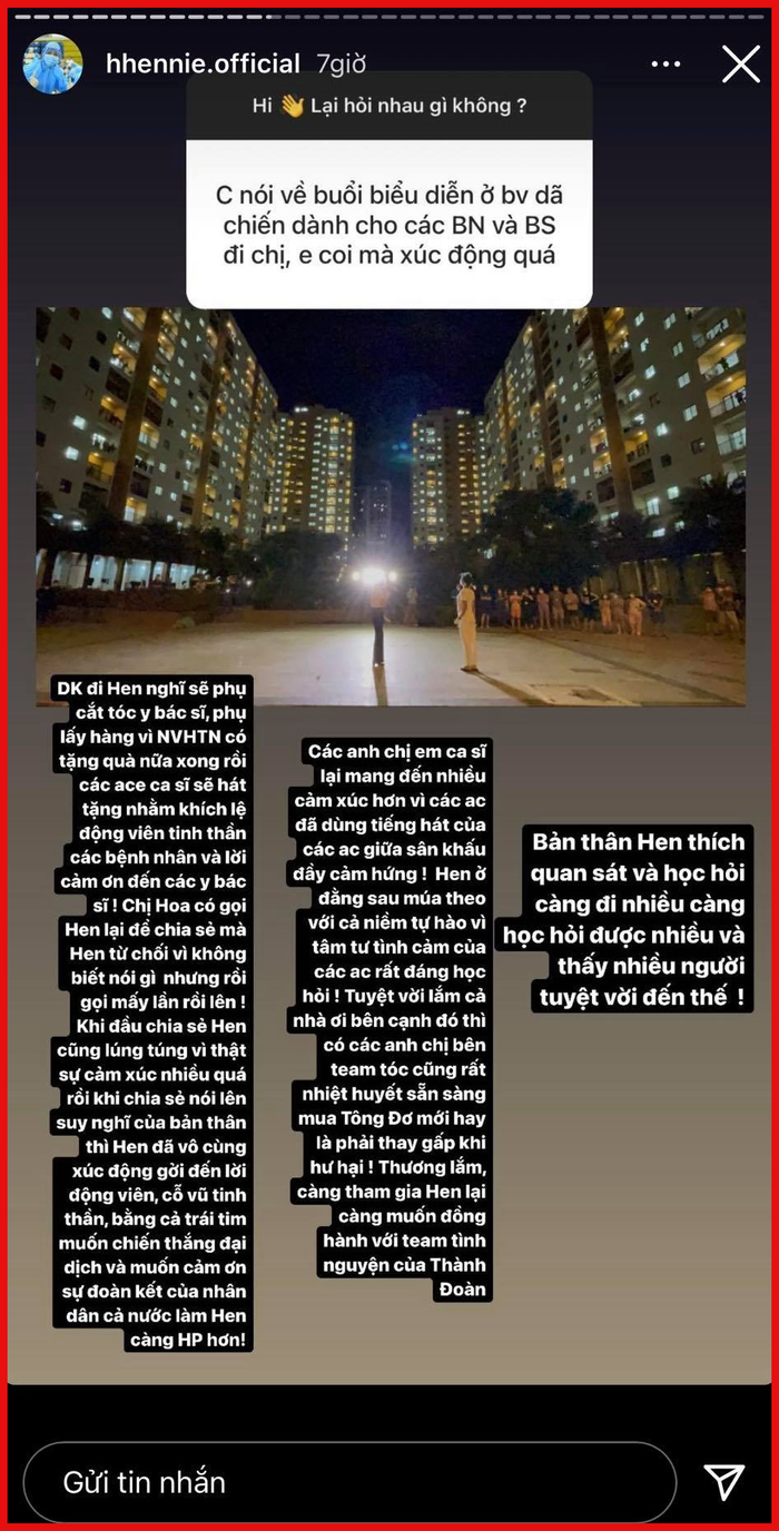 Câu hỏi của khán giả liên quan đến việc các nghệ sĩ mang những màn biểu diễn của mình cổ vũ tinh thần người dân tại bệnh viện dã chiến khiến nhiều người không khỏi tự hào. 