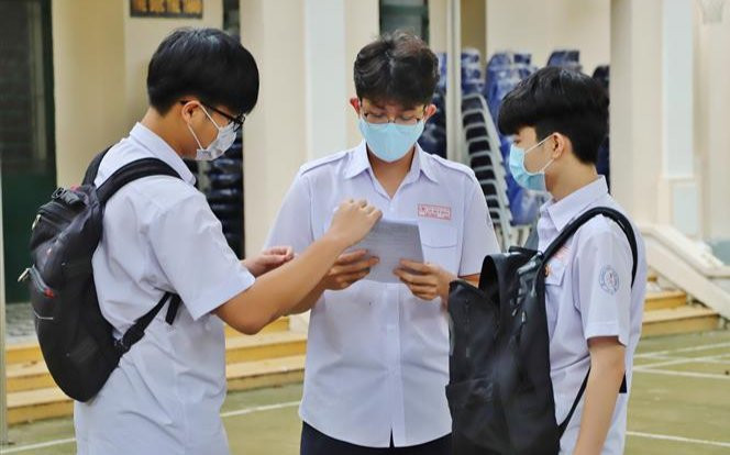 Khó khăn khi học Hình không gian, nam sinh nghĩ ra cách xử lý siêu dễ hiểu nhưng dân tình lại cười lăn Ảnh 2