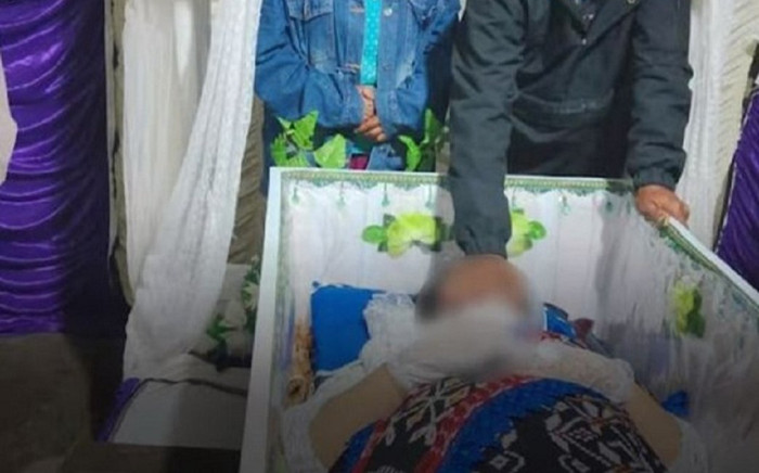 Cô dâu đột ngột qua đời trước hôn lễ, đám cưới bỗng chốc thành đám tang Ảnh 2