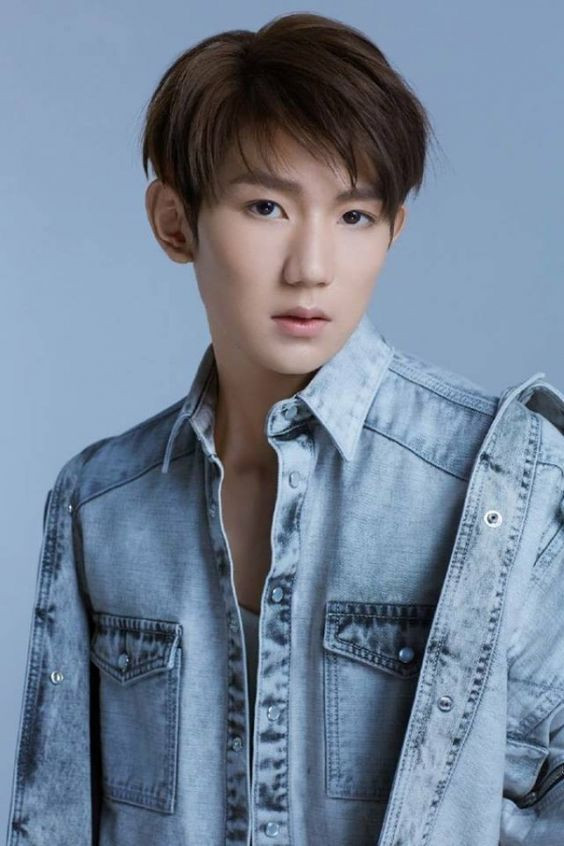 Chiến thuật album mới của Vương Nguyên xuất sắc, ra bài nào là hit bài đó! Ảnh 13