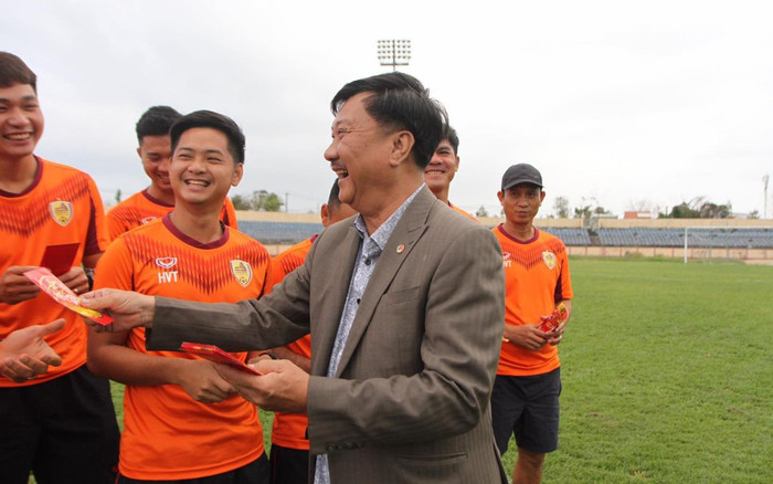 Chủ tịch CLB Quảng Nam: Không tin VPF, hãy họp công khai Ảnh 2