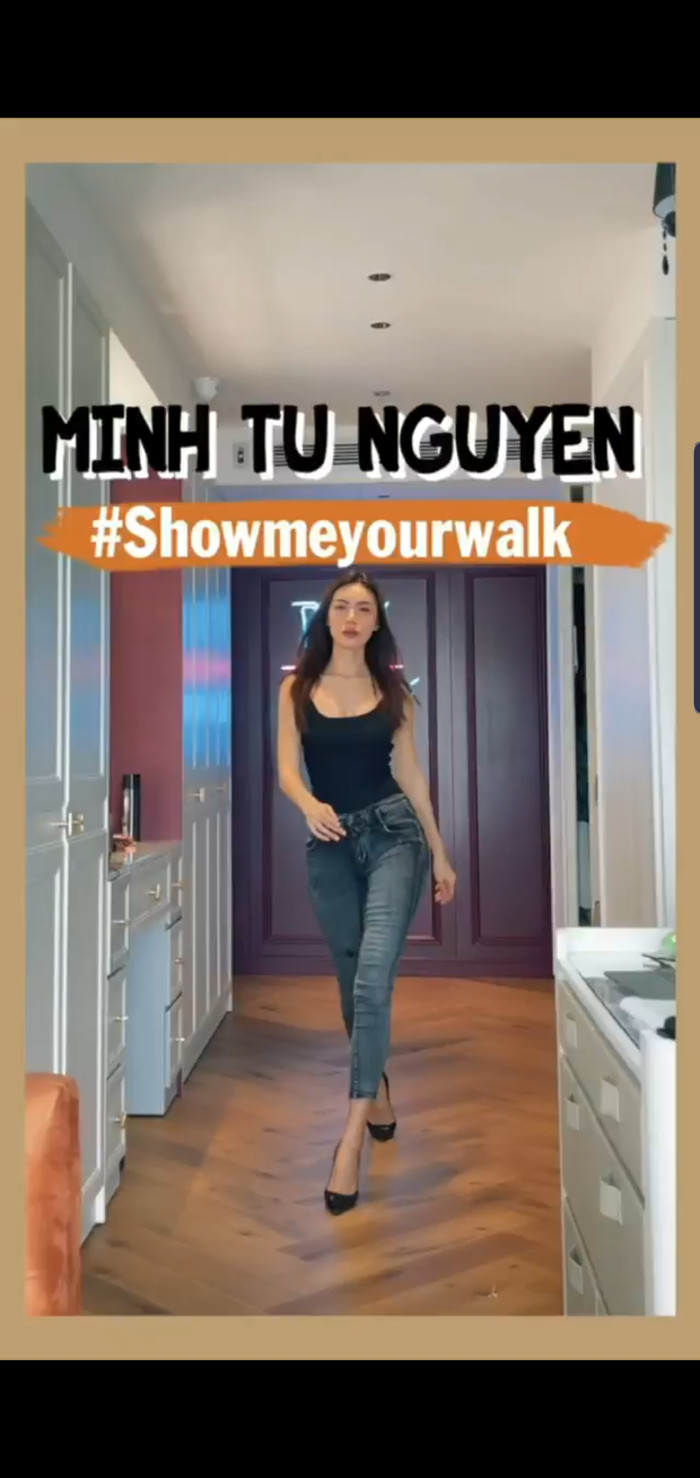 Minh Tú được cơn mưa lời khen khi thả dáng catwalk, từng bước đi uyển chuyển, chắc nhịp...