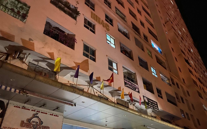 Bé gái 12 tuổi để lại mẩu thư 'Hãy quên tôi đi' trước khi rơi từ chung cư Linh Đàm tử vong Ảnh 2