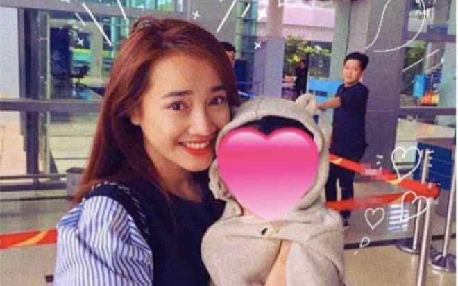 Cận mặt con gái Nhã Phương, được nhận xét rất giống Trường Giang? Ảnh 2