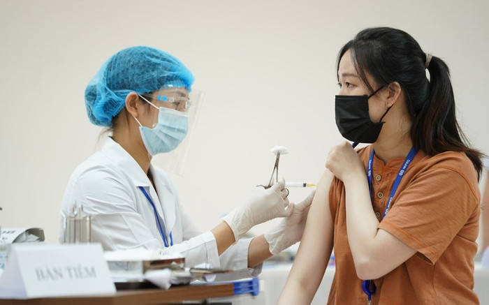 Nên làm những điều này sau khi tiêm vắc-xin phòng Covid-19 để tránh biến chứng không đáng có Ảnh 2