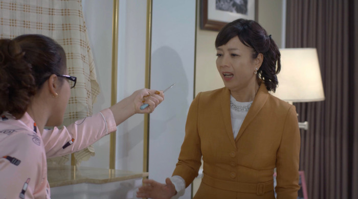 Tập 15 'Mặt nạ hạnh phúc': NSƯT Chiều Xuân tức điên khi cùng lúc bị hai giúp việc 'nắm thóp' Ảnh 10