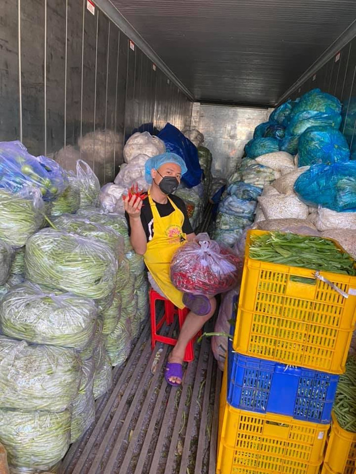 Nguyên liệu nhập tính bằng tấn...