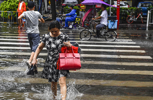 Lũ lụt ở TP Quảng Châu, tỉnh Quảng Đông. Ảnh: CNS