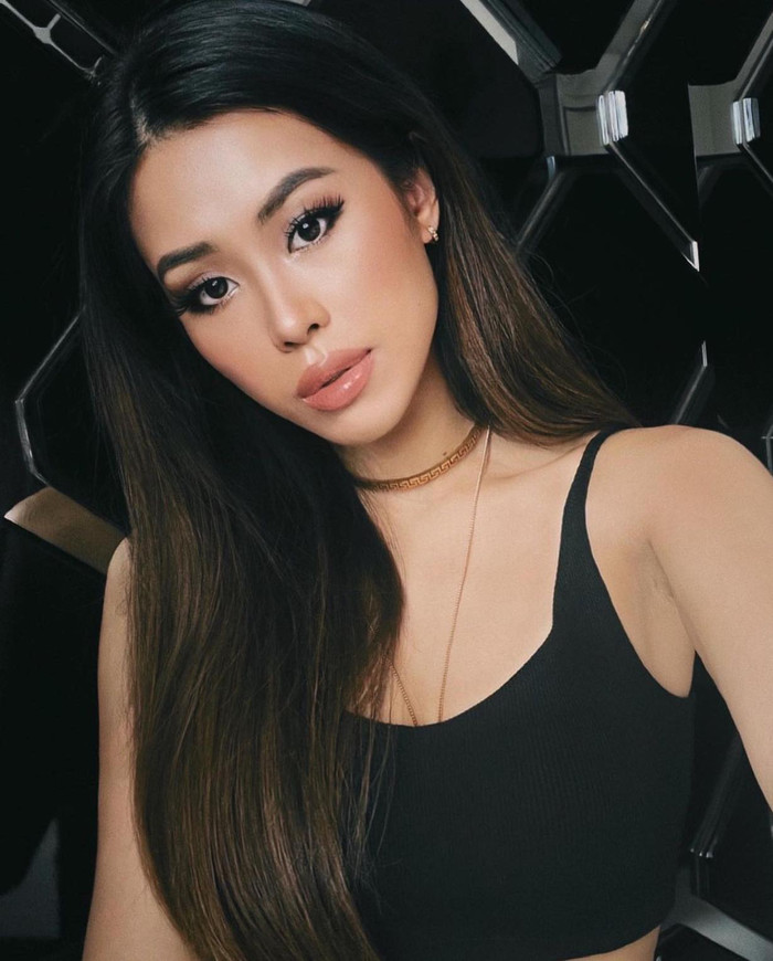 Em chồng Hà Tăng luôn luôn xinh đẹp, sắc sảo trong loạt ảnh makeup tông Tây  với nhiều layout cùng điểm nhấn ở phần mắt như kẻ đậm eyeliner và son bóng màu n.ude