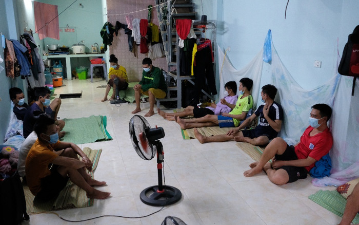 Video: Những người chật vật giữa lòng Thủ đô do 'mắc kẹt' bởi dịch bệnh Covid-19 Ảnh 2