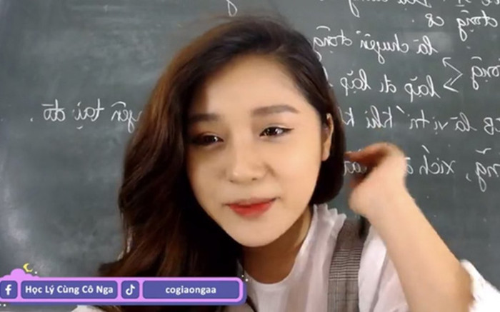 Cô giáo Minh Thu chưa 'hạ nhiệt' lại xuất hiện thêm cô giáo Vật lý khác cực xinh đẹp trên sóng livestream Ảnh 2