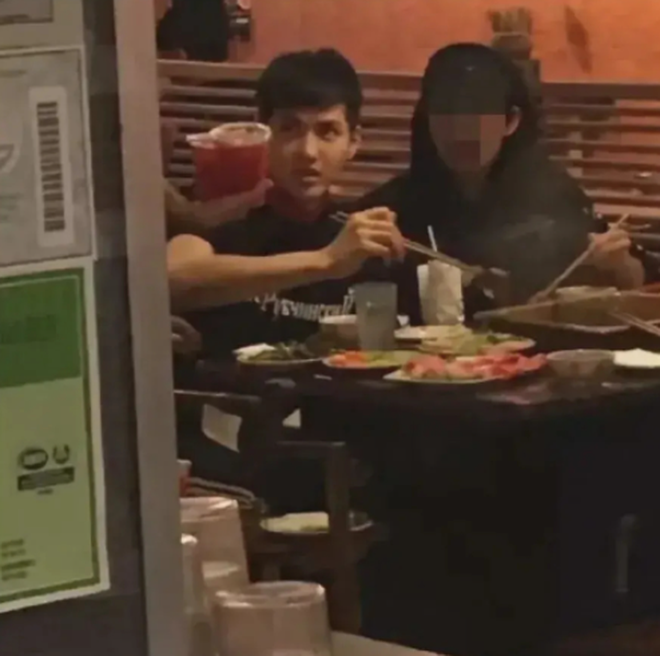 Hình ảnh Ngô Diệc Phàm đi ăn cùng với một cô gái ở Los Angeles được dân tình chia sẻ.