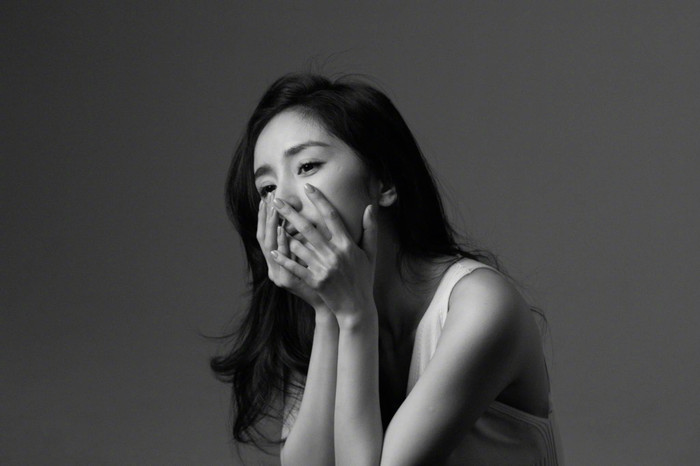 Sự kết hợp giữa trắng và đen vô cùng đơn giản, vô cùng thuần tuý