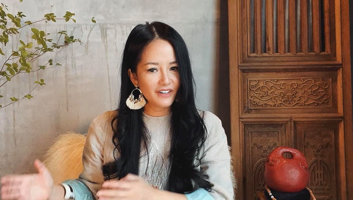 Tuy nhiên nữ ca sĩ lại khiến dân mạng không khỏi bất ngờ vì gương mặt ngày càng khác lạ.