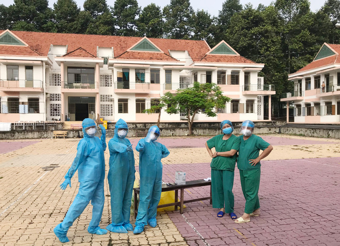 Bức thư gửi các bác sĩ nội trú chuẩn bị lên đường chống dịch lay động nhiều trái tim Ảnh 1