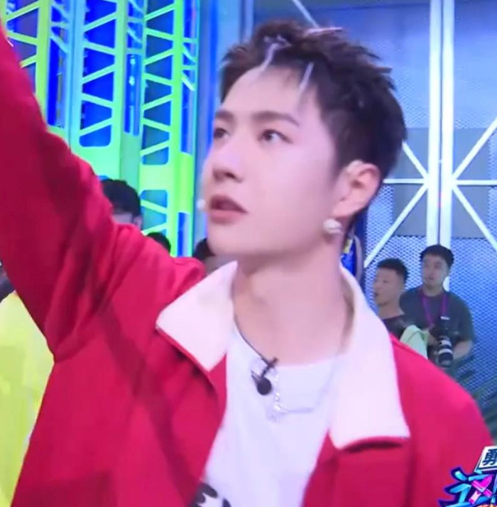 Vương Nhất Bác lột xác thế nào tại Street Dance of China 4? Ảnh 6