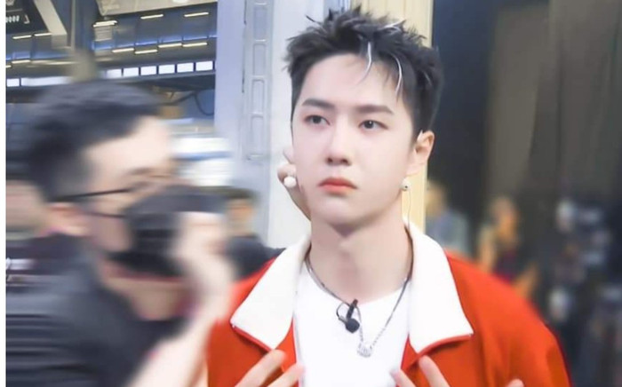 Street Dance of China 4: Han Geng mua cà phê, Vương Nhất Bác hoạt ngôn chào hỏi mọi người Ảnh 2