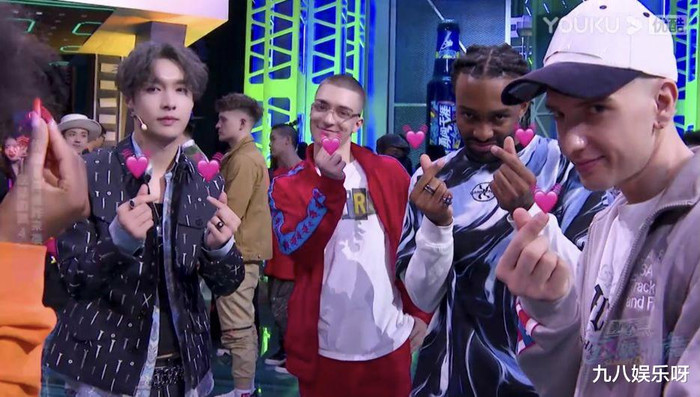 Street Dance of China 4: Han Geng mua cà phê, Vương Nhất Bác hoạt ngôn chào hỏi mọi người Ảnh 11