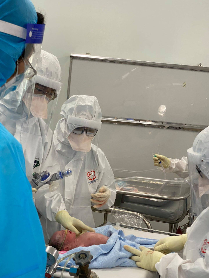 Bé trai chào đời khỏe mạnh. 