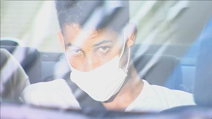 Nghi phạm Alberto lúc bị bắt. 