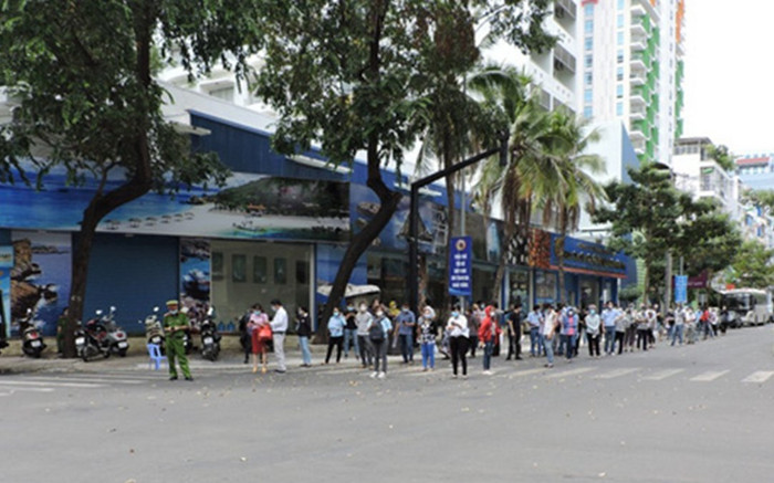 Một tình nguyện viên dương tính với Covid-19 tại điểm tiêm vắc xin, gần 1000 người phải xét nghiệm Ảnh 2