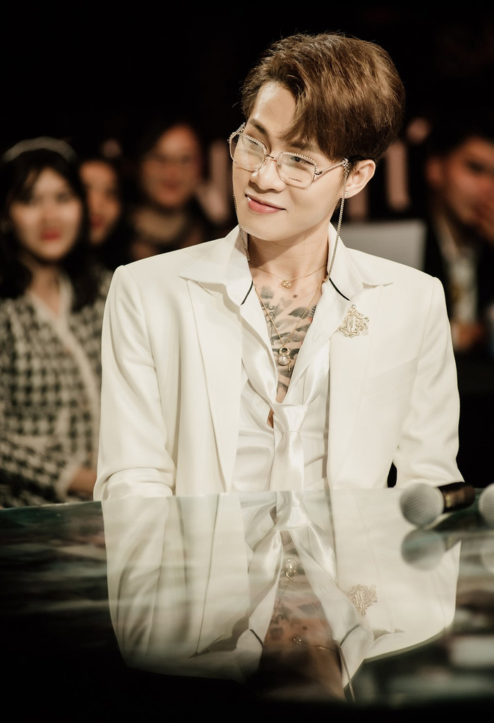 Jack vẫn giữ im lặng.