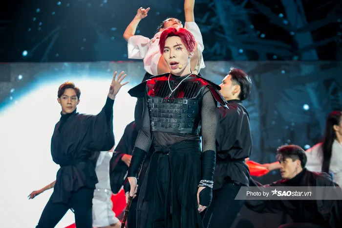 Erik: Trút hết 'ruột gan' trong mỗi phần trình diễn, phá vỡ vùng an toàn để chạm đến ngôi vị Quán quân Ảnh 4