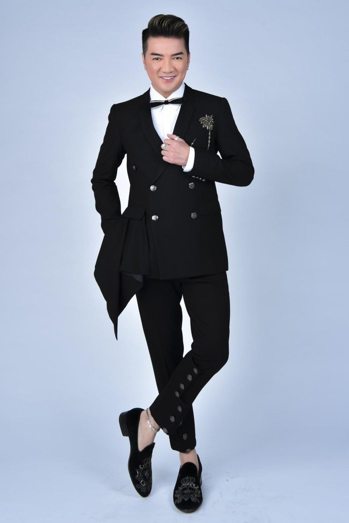 Đàm Vĩnh Hưng đã có buổi quay MV tại nhà theo cách vô cùng độc đáo. 