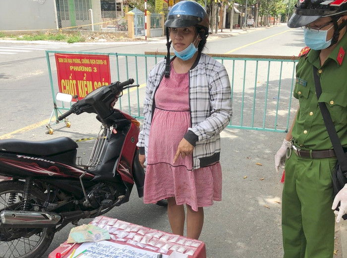 Trần Thị Anh Thư thời điểm bị bắt. Ảnh: Đ.Đ/Zing