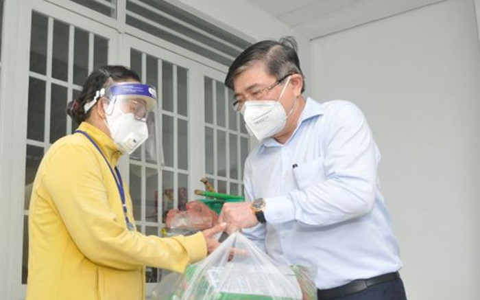 Chủ tịch UBND TPHCM Nguyễn Thành Phong: Người dân cứ an lòng, tất cả trường hợp khó khăn sẽ được hỗ trợ Ảnh 2